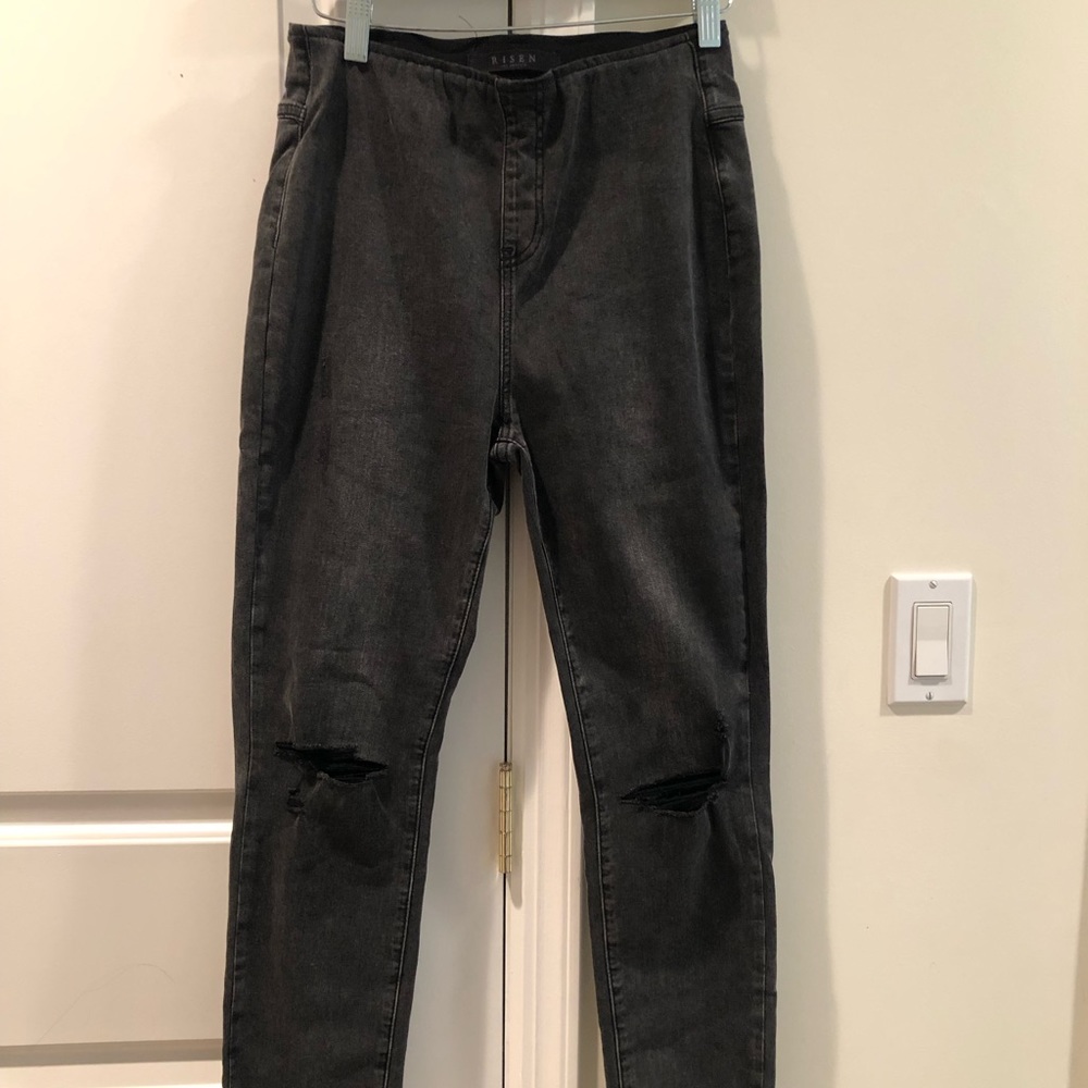Boutique brand Risen black pull up jeans. Woman’s sz medium NWOT